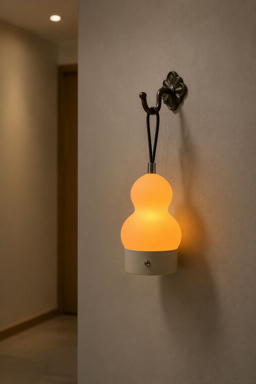 Creative Gourd-Shaped Rechargeable Table Lamp with 3-Color CCT & Portable Rope Handle – Decorative Table Lamps
