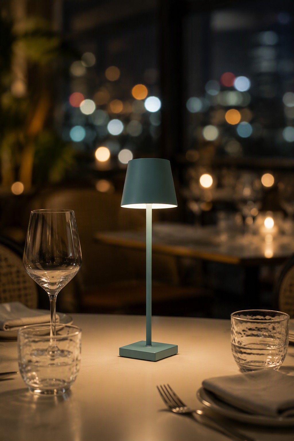 Factory Direct Professional Iron Rechargeable LED Table Lamp with Square Base & 3-Color CCT - BB-ZY103 – Modern Minimalist Table Lamps